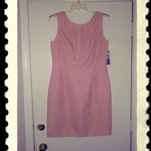 TAHARI  ARTHUR S.LEVINE